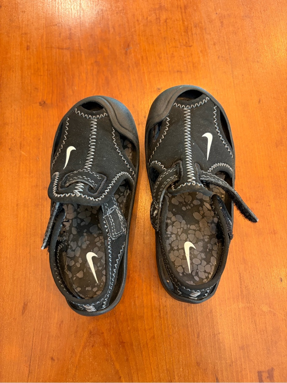 Nike Kids' Black Athletic Sandals / Water Shoes Comfortable Everyday Play